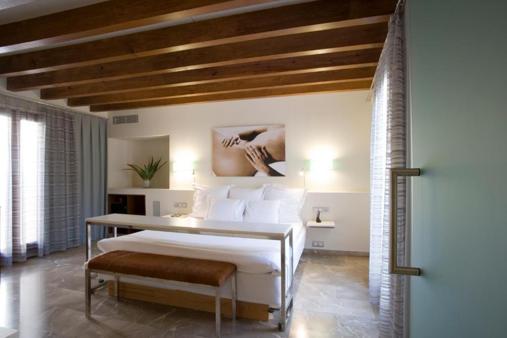 Petit Palace Hotel Tres Palma